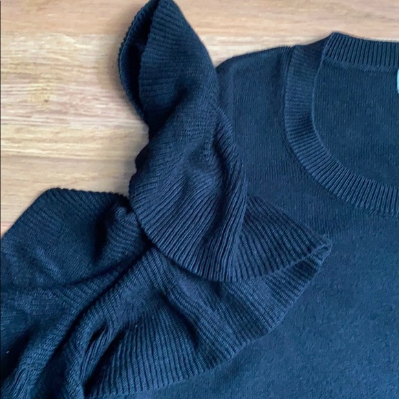 Max Studio women’s cold shoulder black sweater size L - Picture 4 of 9